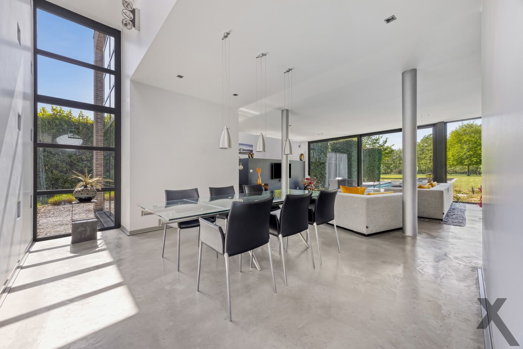 Tijdloze architecturale villa met weids zicht op natuur — foto 7