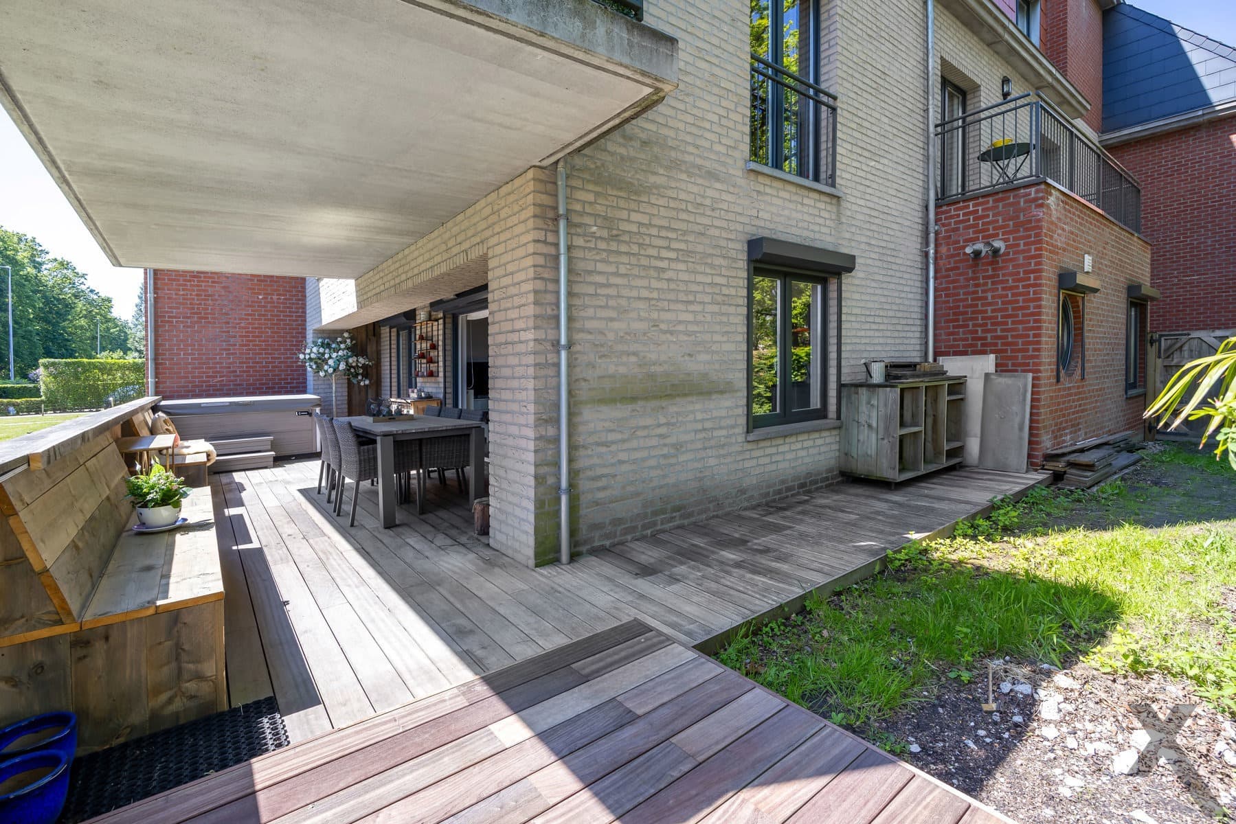 Mooi gelijkvloers hoekappartement met terras en tuintje — foto 18