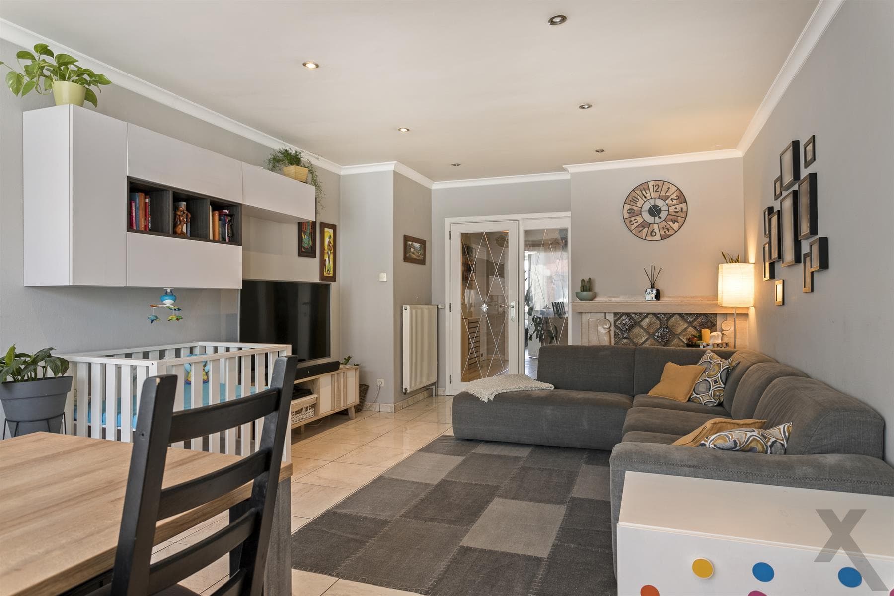 Centraal gelegen appartement met 2 ruime staanplaatsen — foto 4