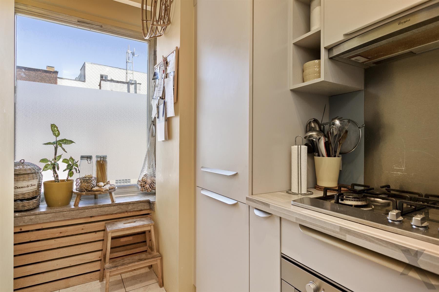 Centraal gelegen appartement met 2 ruime staanplaatsen — foto 8