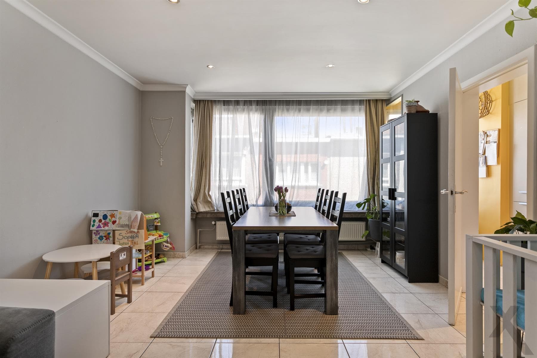 Centraal gelegen appartement met 2 ruime staanplaatsen — foto 5