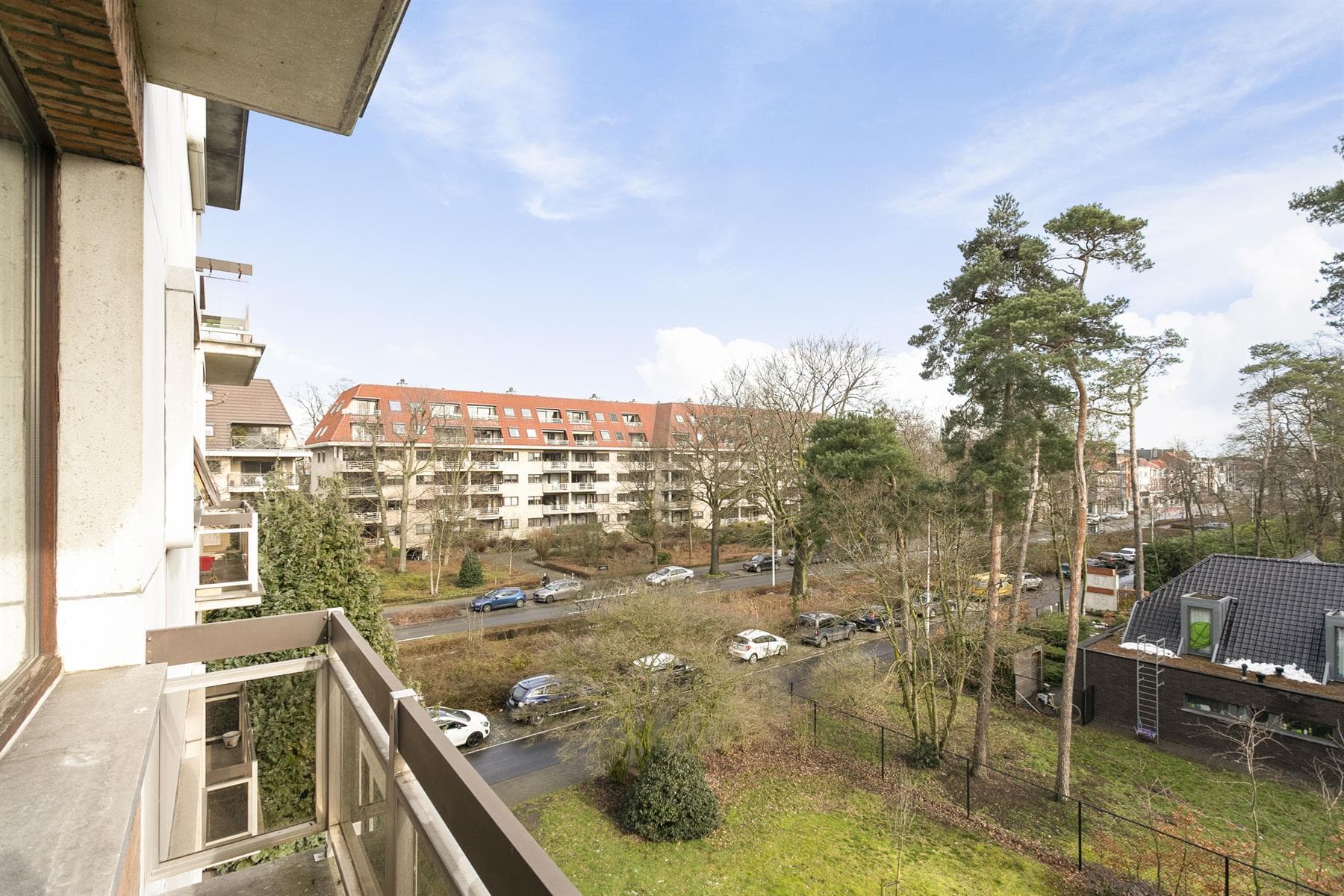 Lichtrijk, centraal en volledig gerenoveerd appartement op de 3e verdieping — foto 15