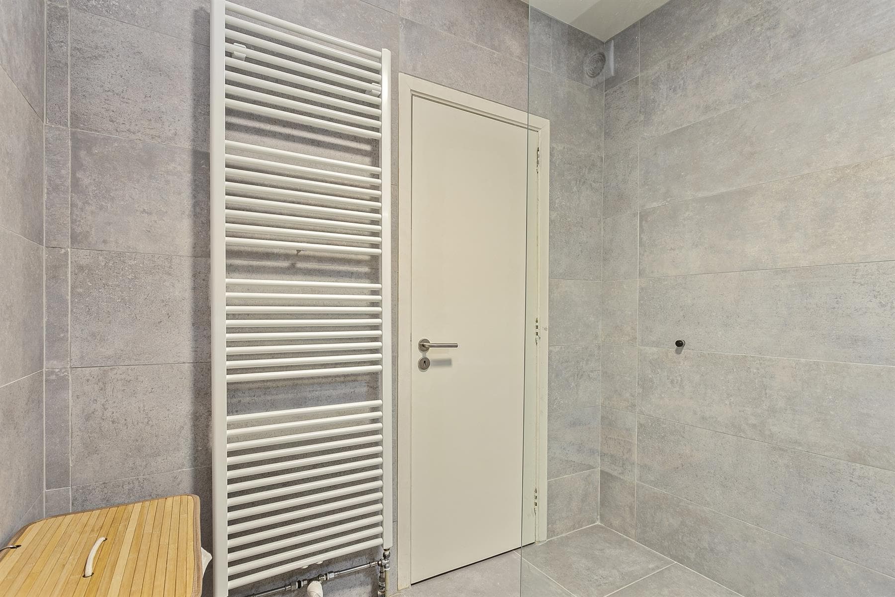 Lichtrijk, centraal en volledig gerenoveerd appartement op de 3e verdieping — foto 14