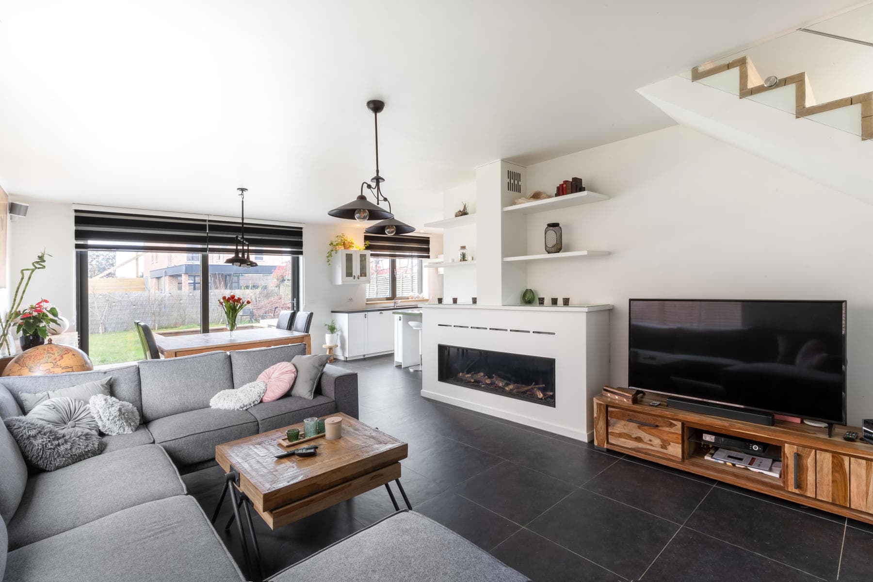 Instapklare ruime woning met 4 ruime slpk. en 2bk. — foto 3
