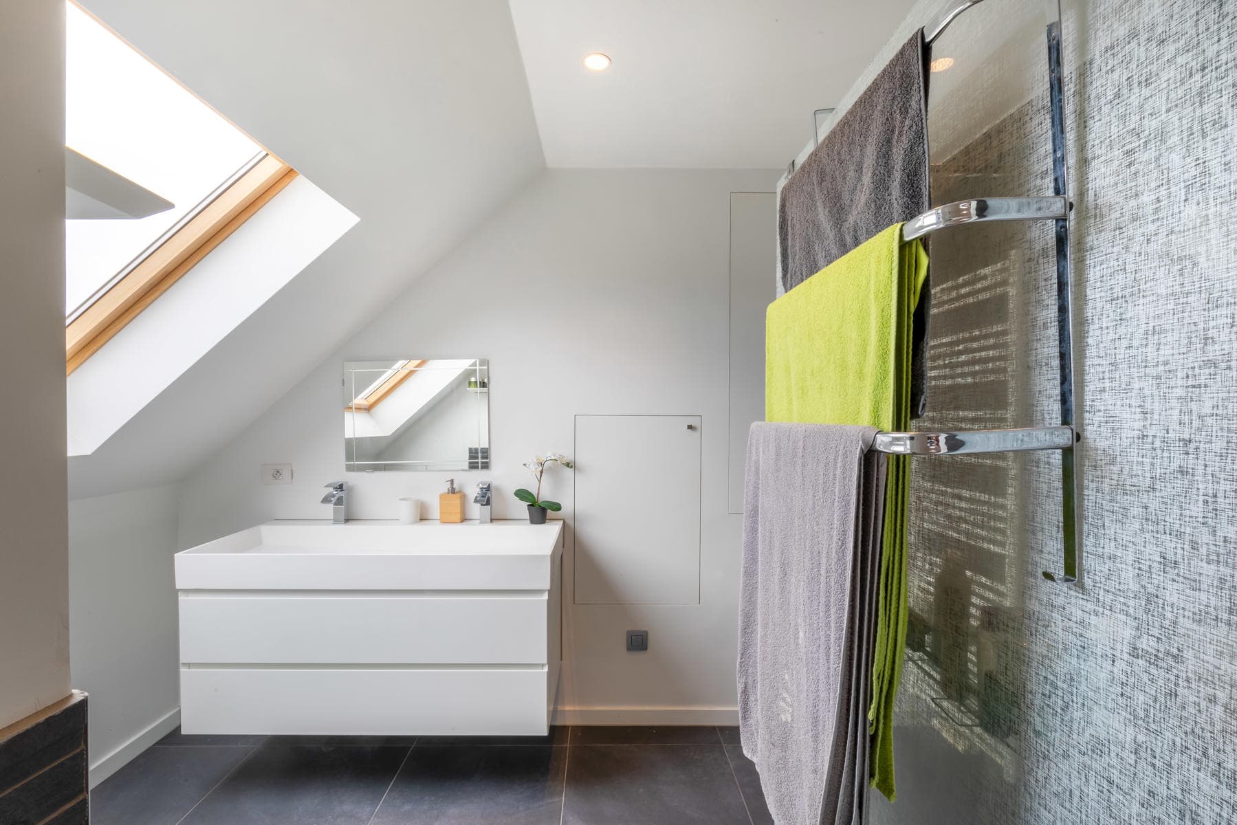 Instapklare ruime woning met 4 ruime slpk. en 2bk. — foto 17