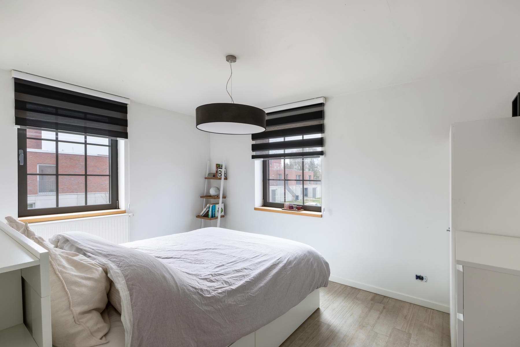 Instapklare ruime woning met 4 ruime slpk. en 2bk. — foto 11