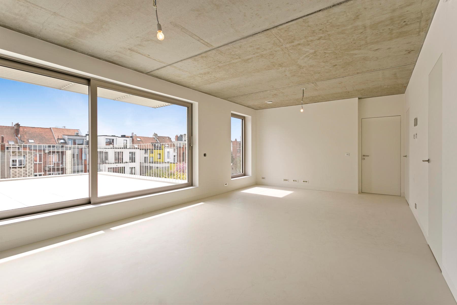 Nieuwbouwappartement op de derde verdieping met zonnig terras — foto 7