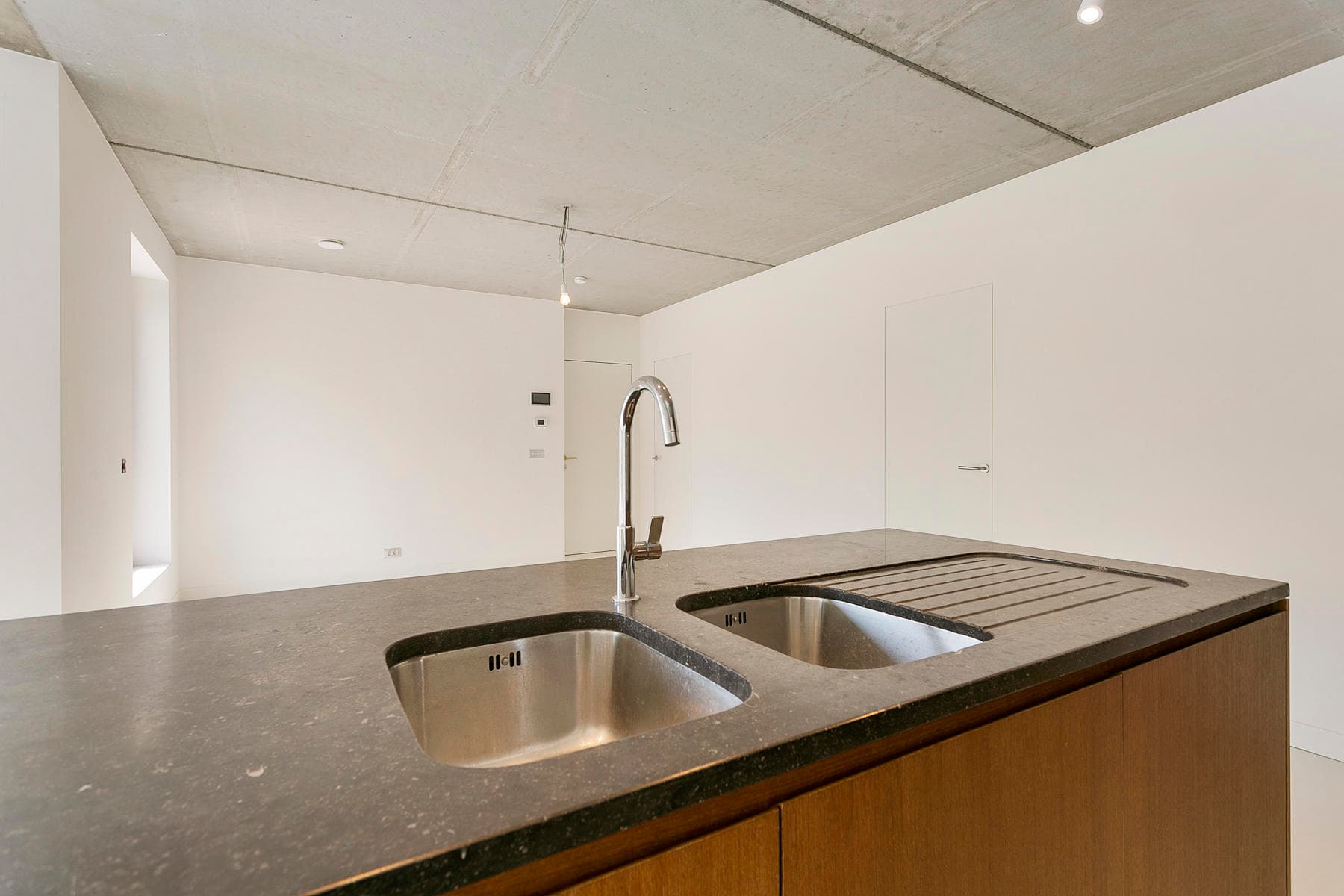 Ruim nieuwbouwappartement met 2 slaapkamers — foto 12