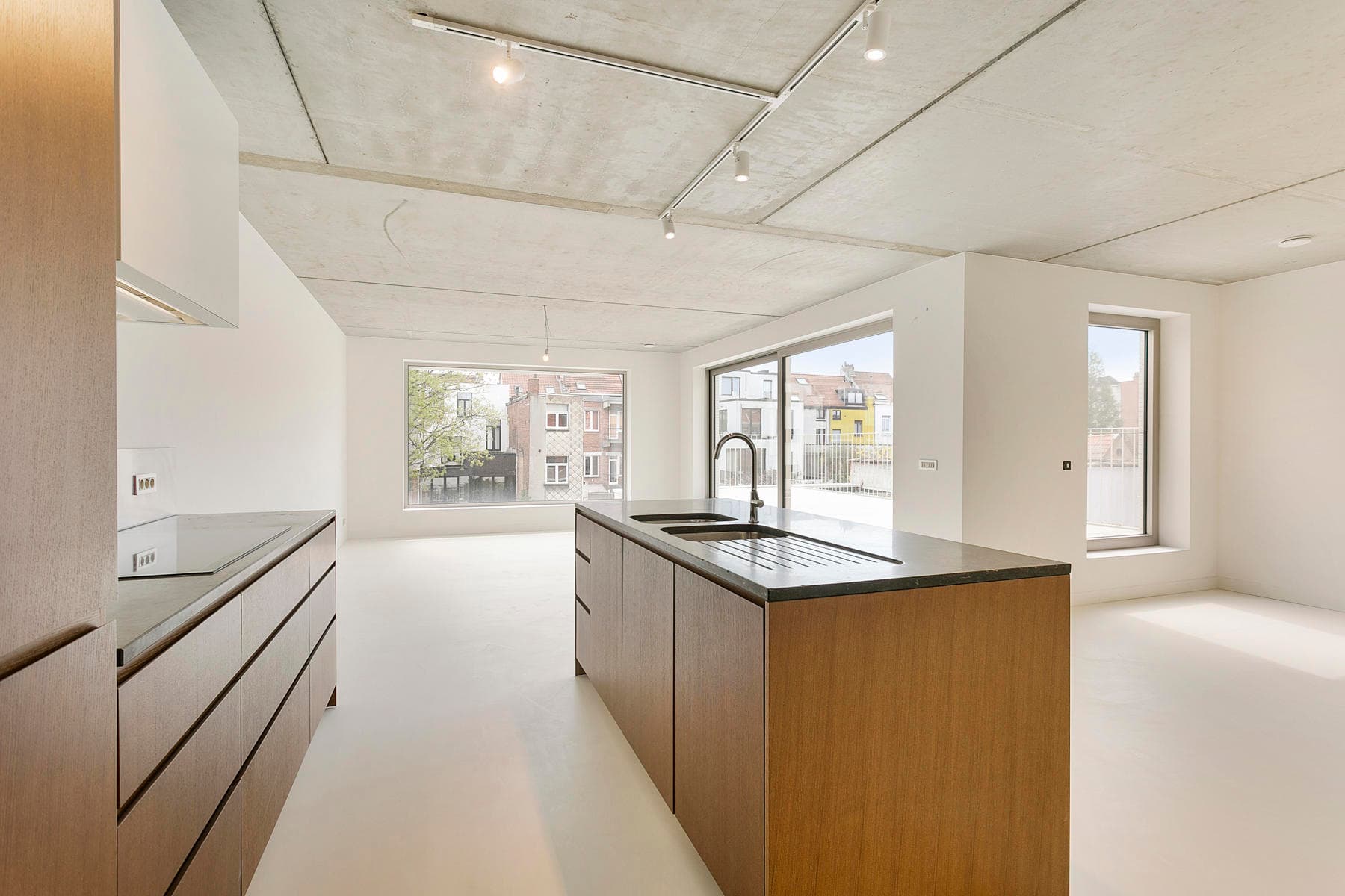 Ruim nieuwbouwappartement met 2 slaapkamers — foto 1