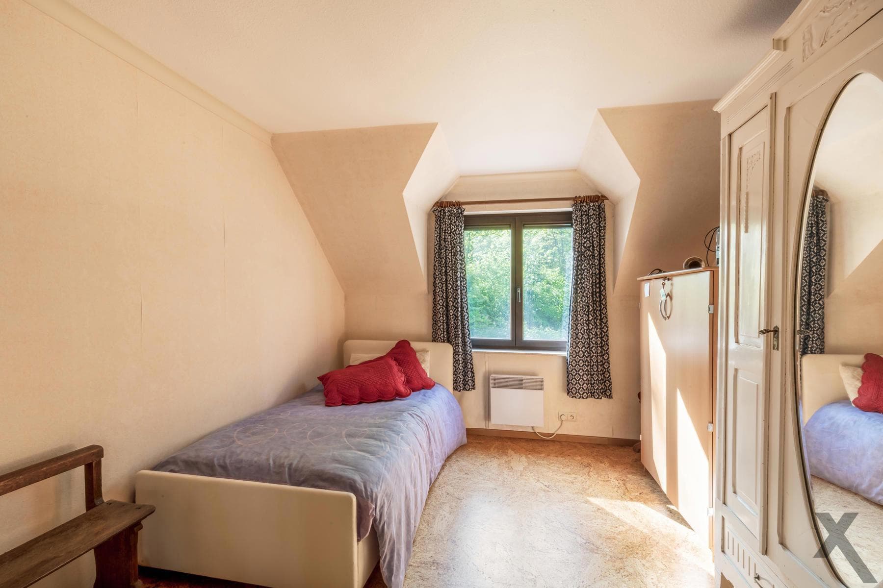 Ruime woning op een perceel van 3.250 m2 in een doodlopende straat. — foto 13