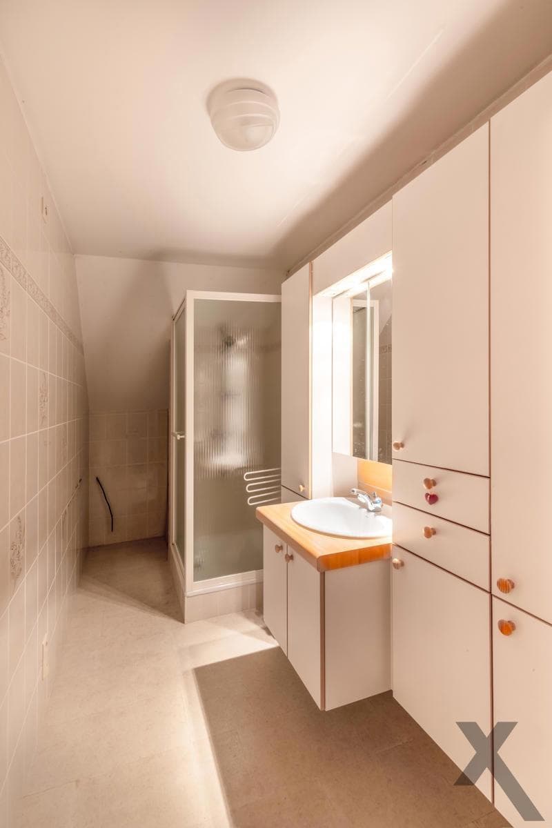 Ruime woning op een perceel van 3.250 m2 in een doodlopende straat. — foto 16