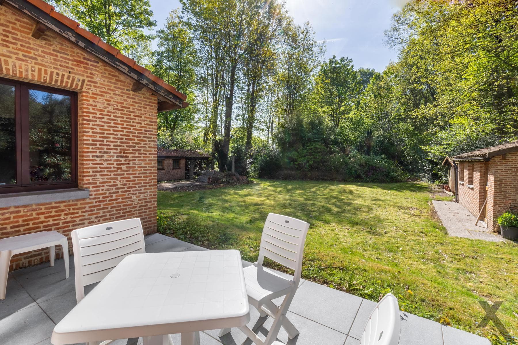 Ruime woning op een perceel van 3.250 m2 in een doodlopende straat. — foto 21