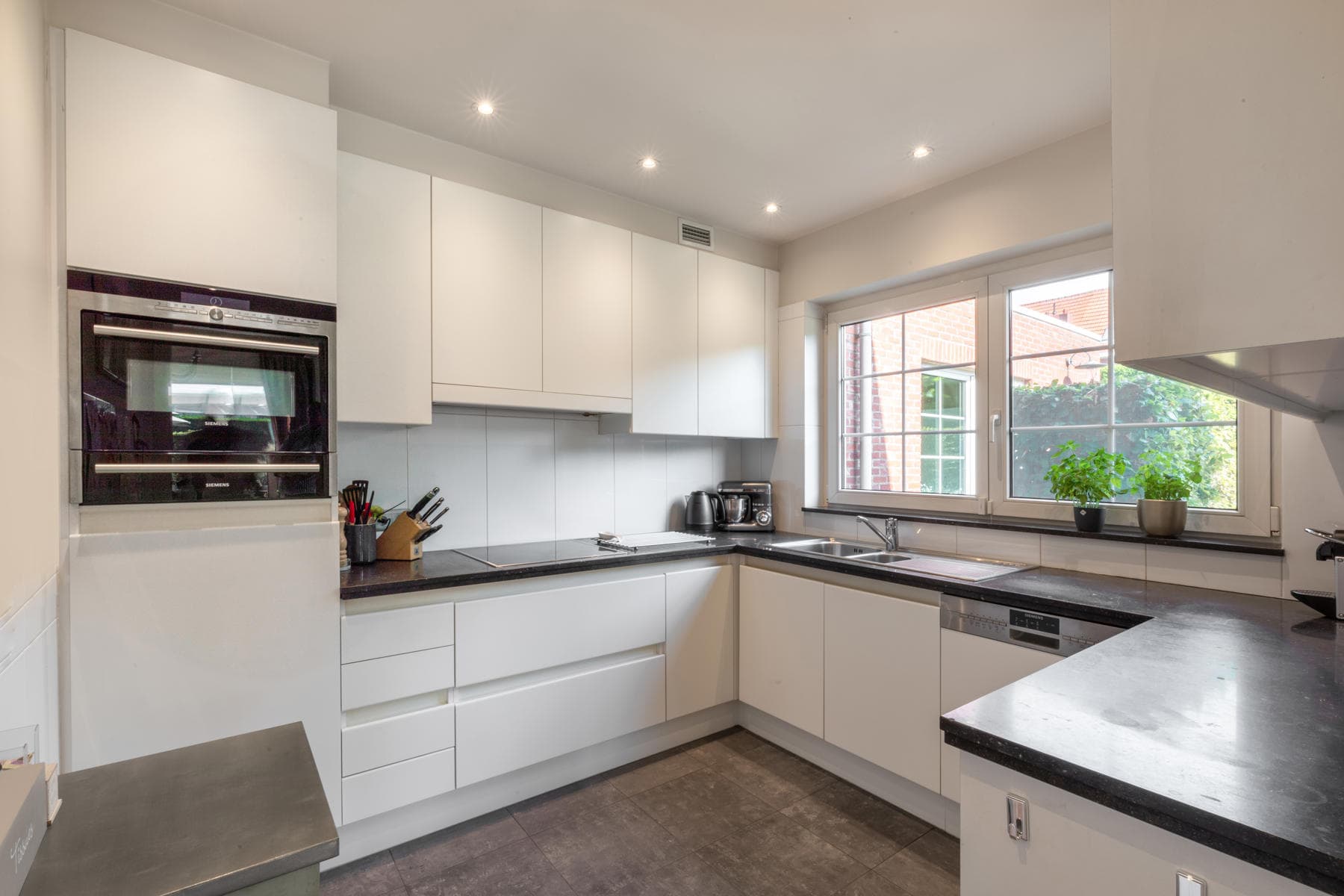 Ruime woning met bouwgrond in doodlopend straatje — foto 9