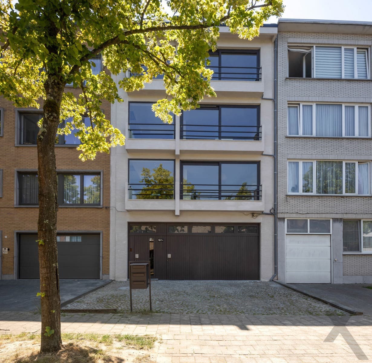 Ruim en trendy gerenoveerd appt in wijk Buizegem te Edegem — foto 1