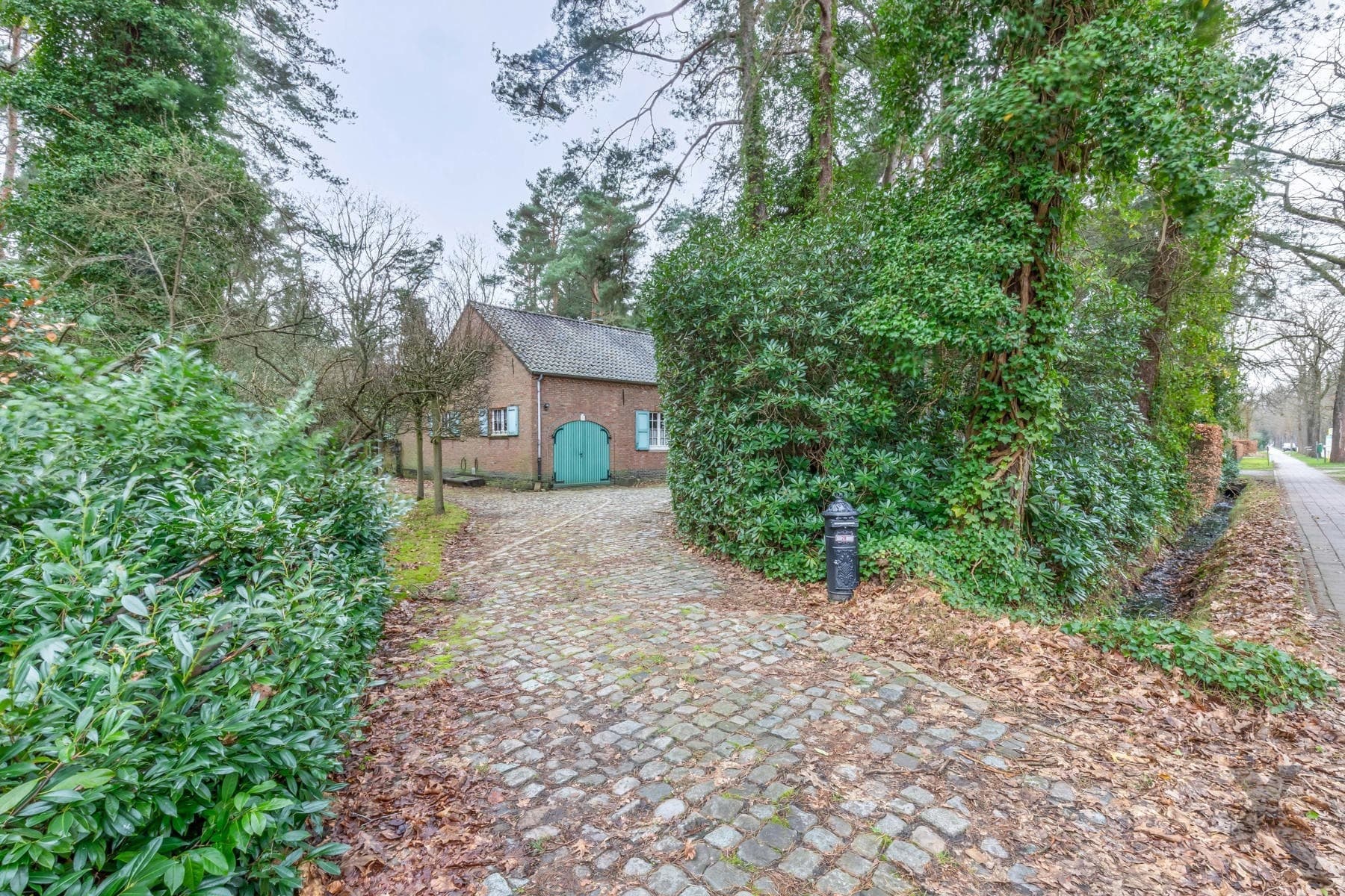 Uiterst charmant renovatieproject op 2.132 m² (ZW) — foto 23