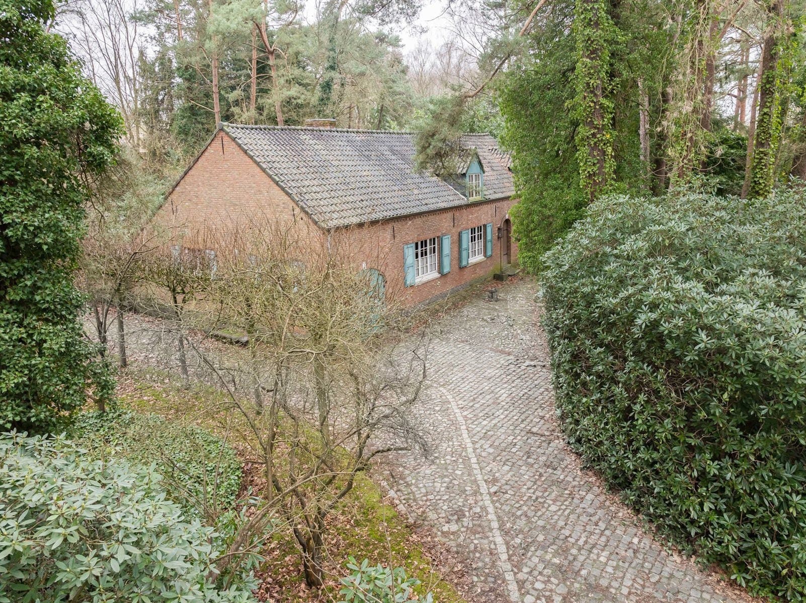 Uiterst charmant renovatieproject op 2.132 m² (ZW) — foto 31