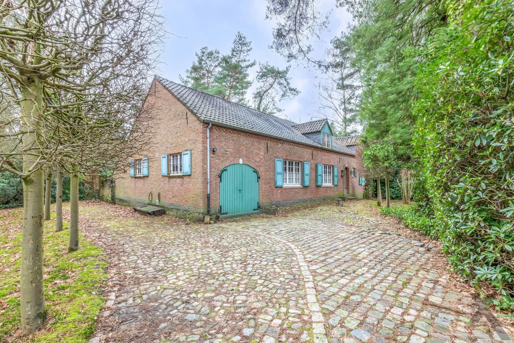 Uiterst charmant renovatieproject op 2.132 m² (ZW) — foto 1