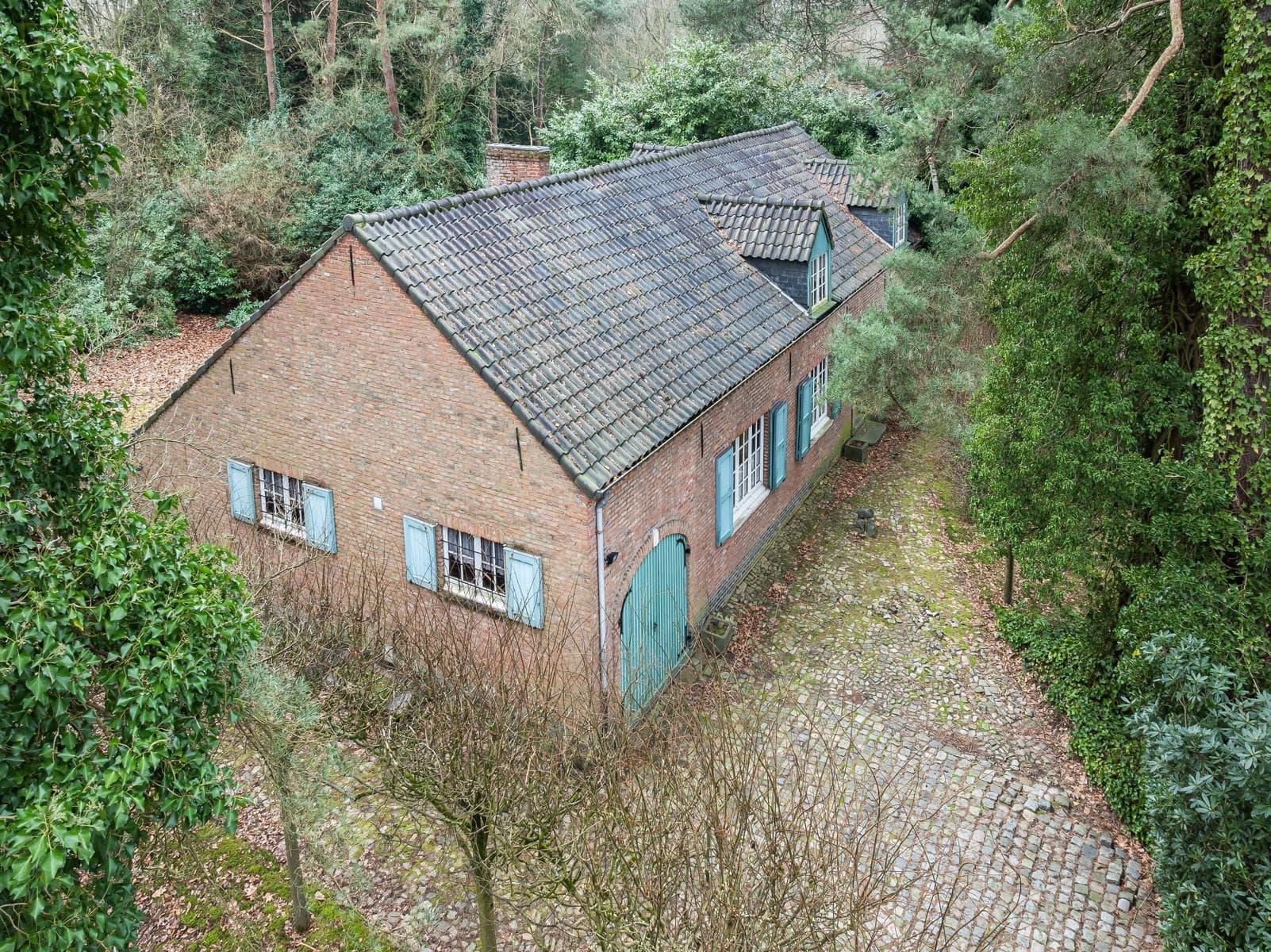 Uiterst charmant renovatieproject op 2.132 m² (ZW) — foto 32