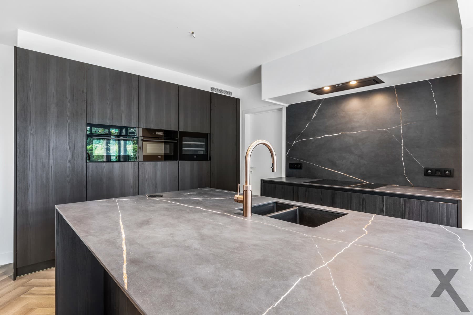 Volledig gerenoveerde en ruime villa op 2.203 m² (EPC - A) — foto 2