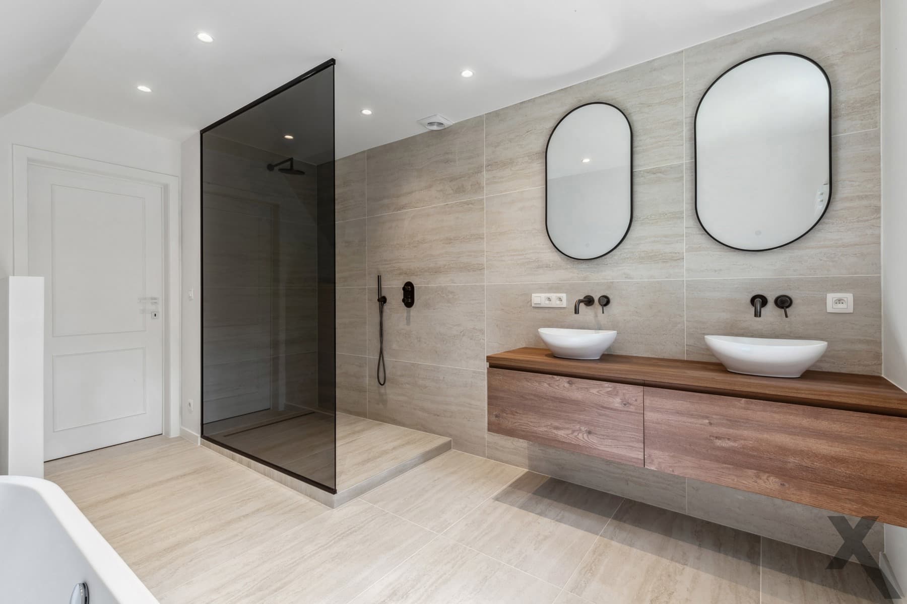 Volledig gerenoveerde en ruime villa op 2.203 m² (EPC - A) — foto 25