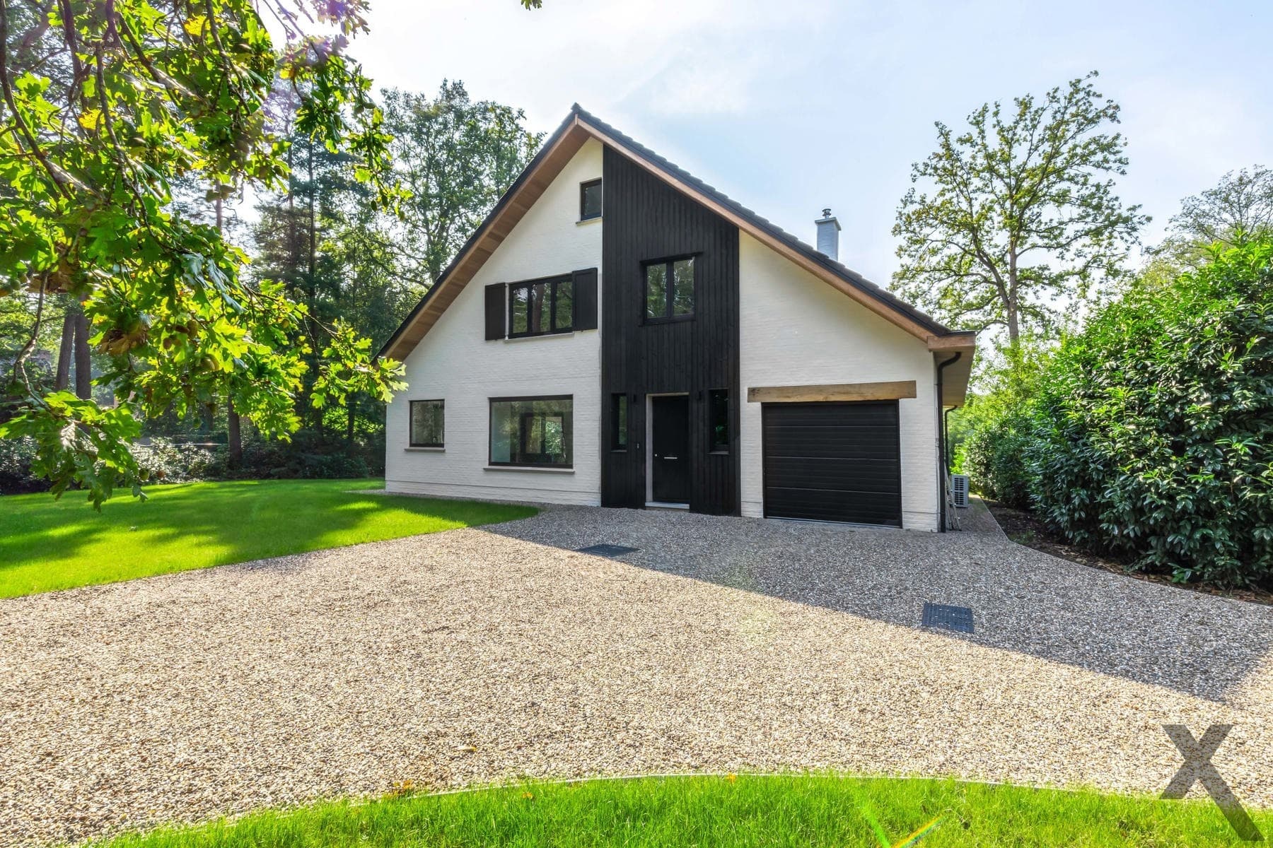 Fantastisch gerenoveerde ruime woning op 2.668 m² (ZW) — foto 1