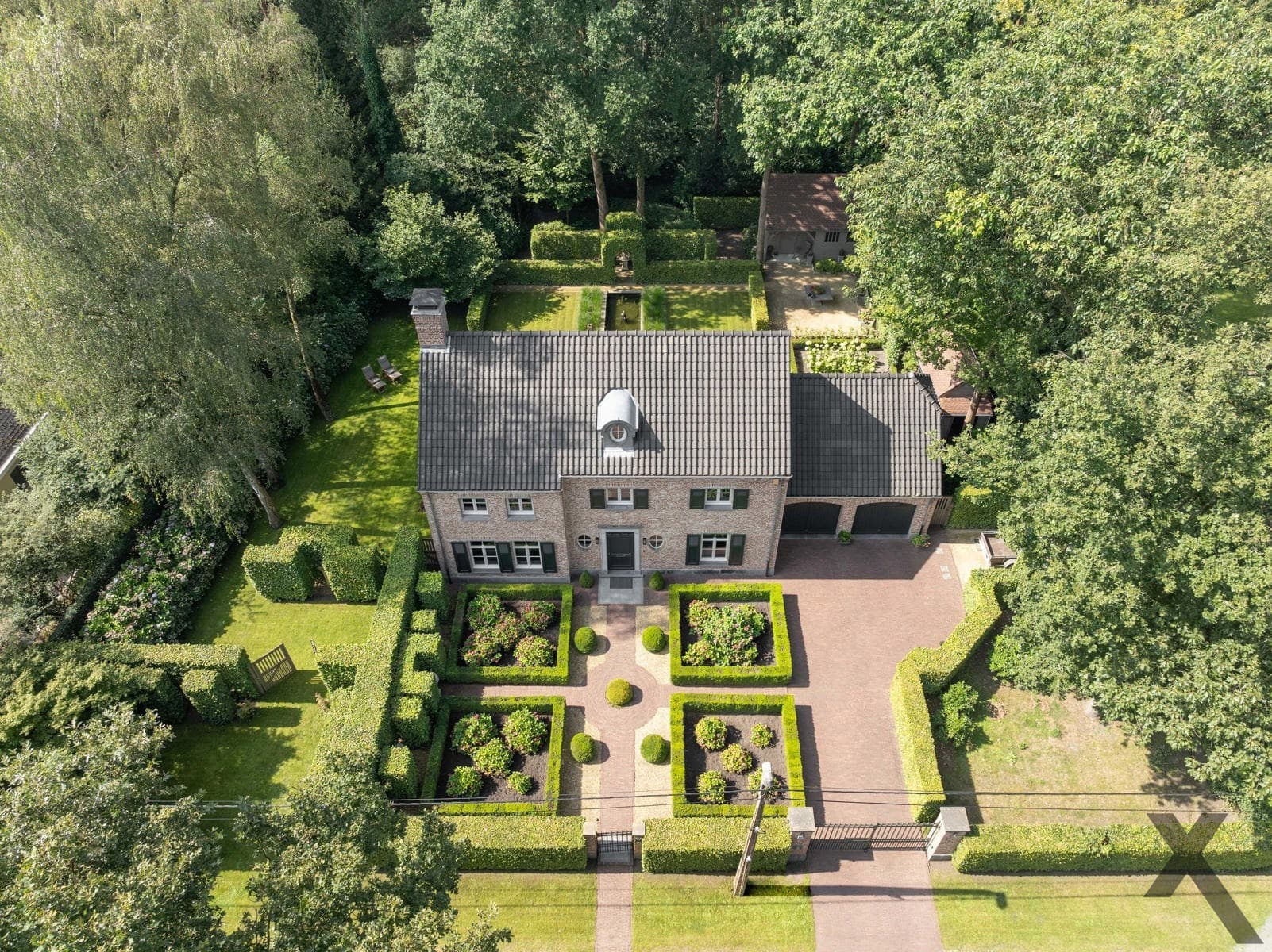Perfect onderhouden villa op 1.713 m² (ZW-oriëntatie) — foto 1